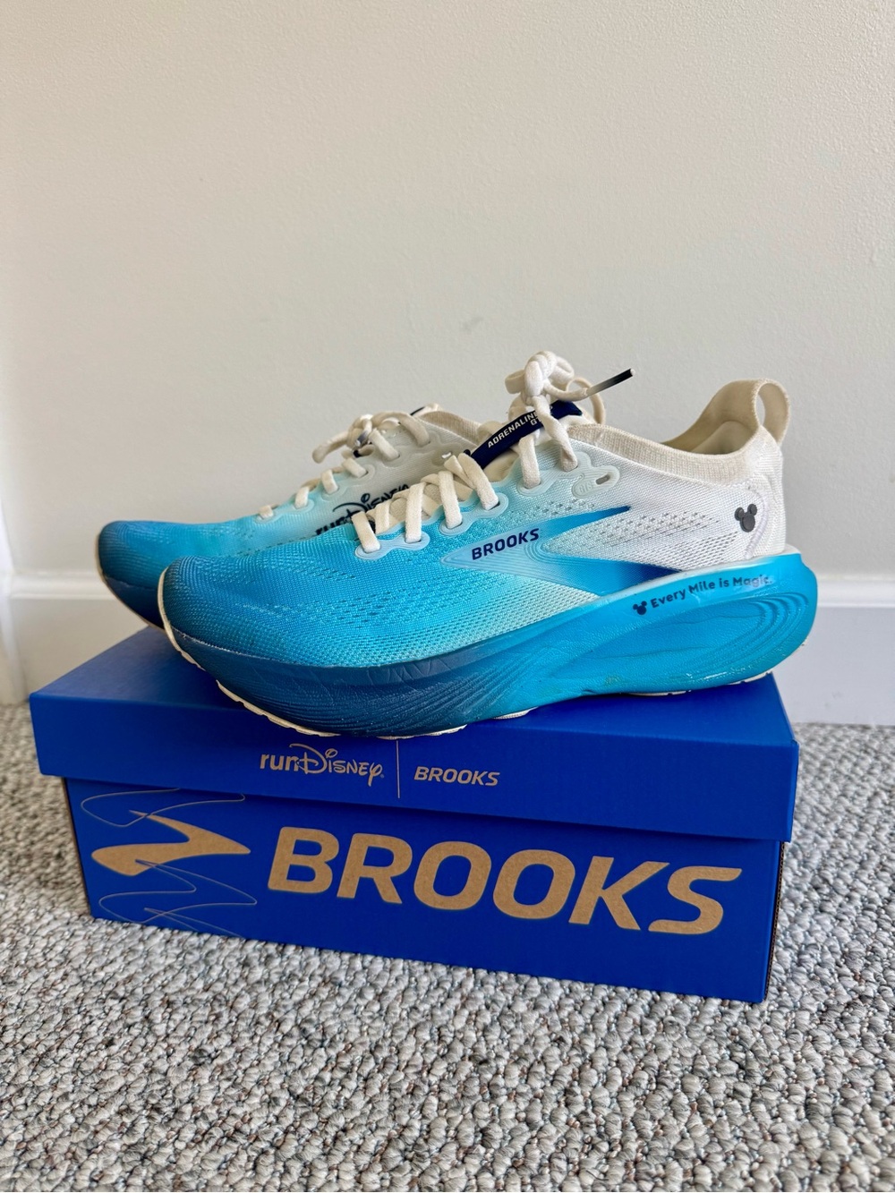 Rundisney ✨ Brooks Adrenaline Women’s 8.5